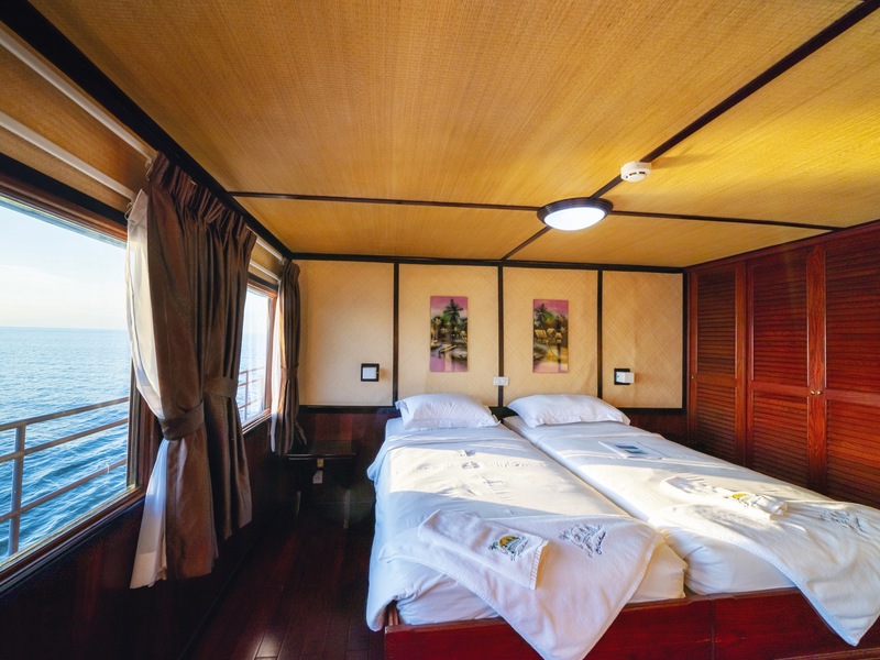 Upper Deck 2 Beds
